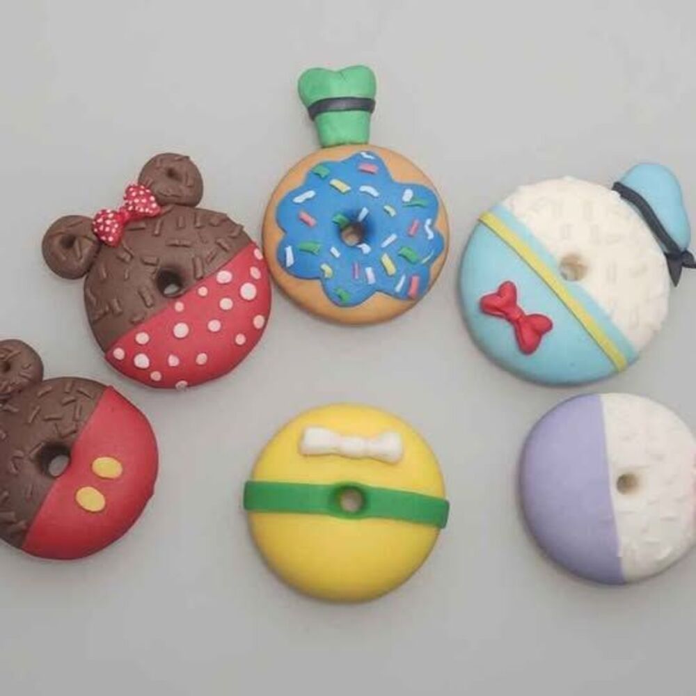 Fondant Do-ney (Donut Disney) Cake Topper - Mickey Minnie Donald Daisy - 6pcs